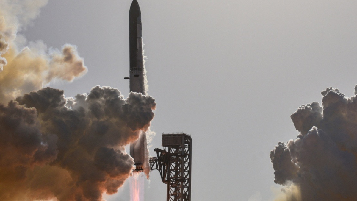 SpaceX Achieves 13th Starship Test Launch After Weather Delays and Technical Setbacks