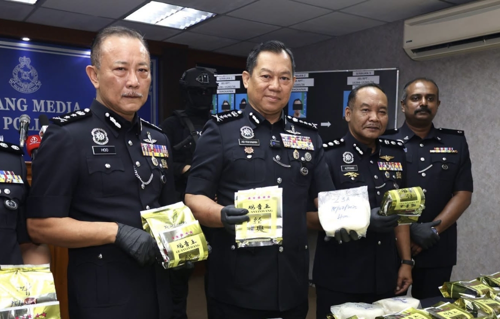 Drug Ring Busted in Johor Bahru: Teenager Among Eight Arrested in Crackdown
