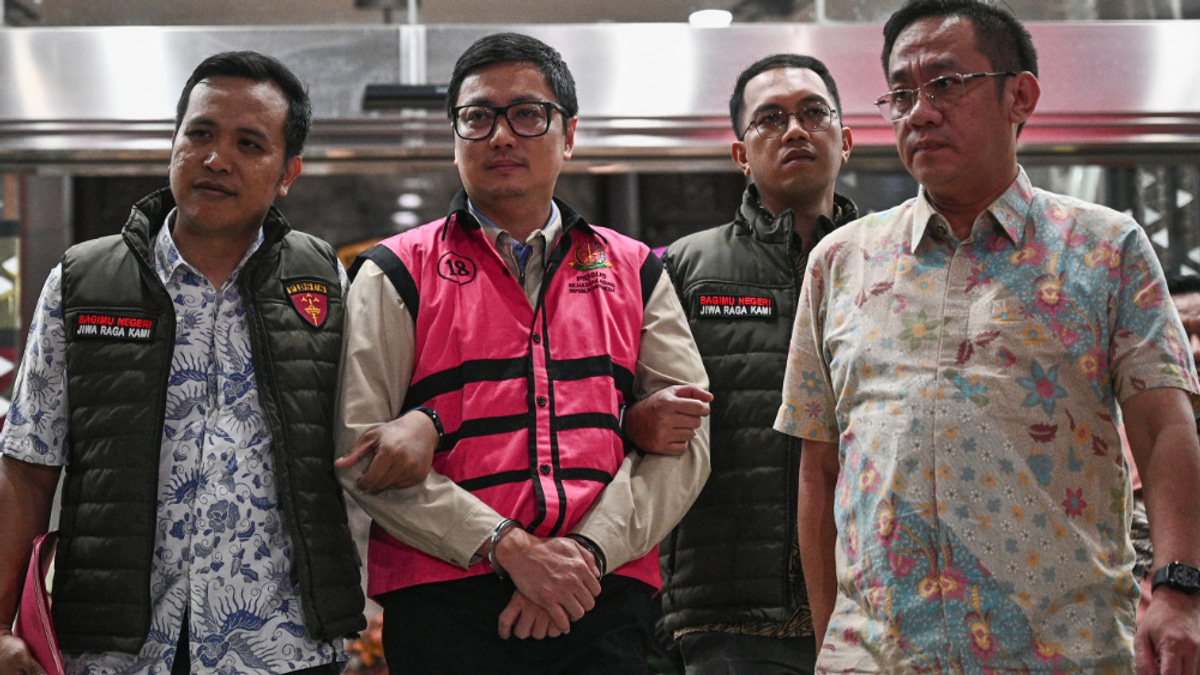 Indonesia expands corruption probe into free school meals scheme