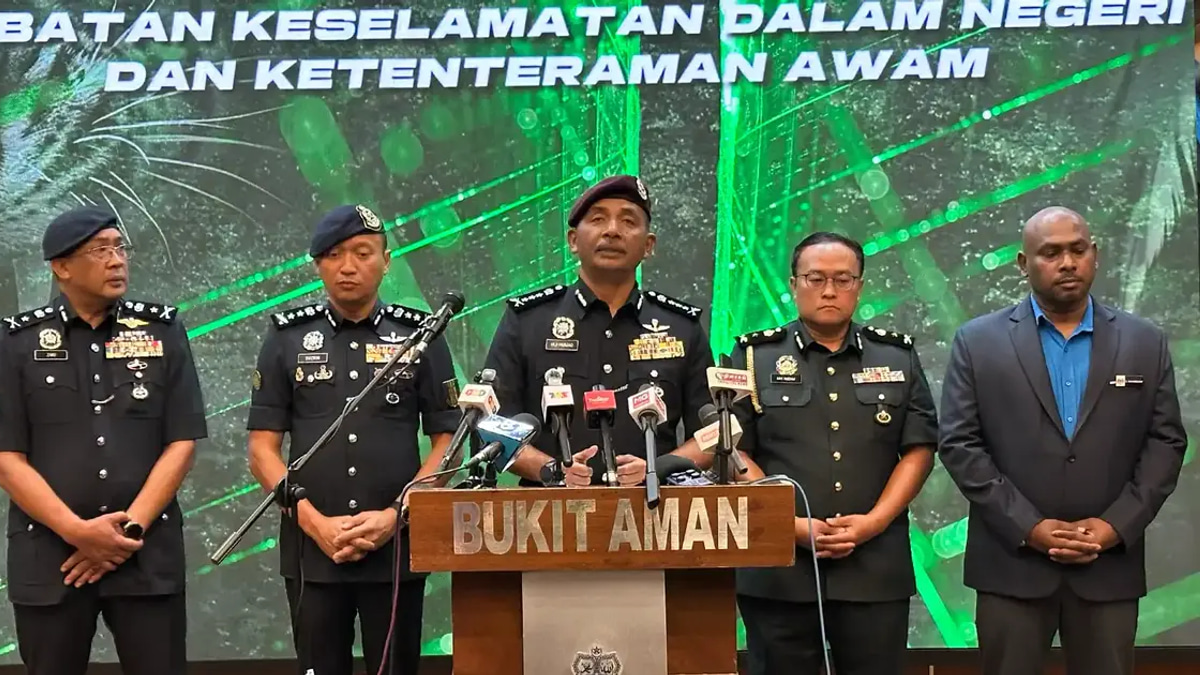 Police Bust Major Smuggling Ring: RM13 Million in Contraband Seized in KL and Klang