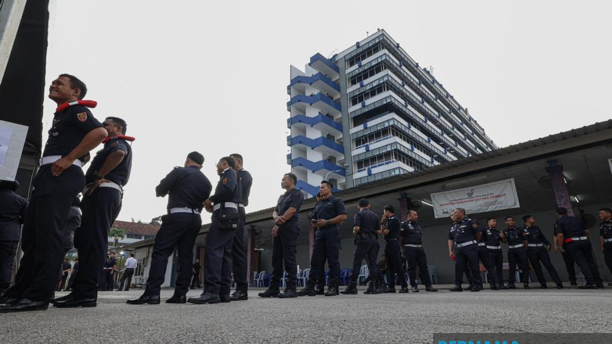 Security Forces Cast Early Votes in Negeri Sembilan State Election