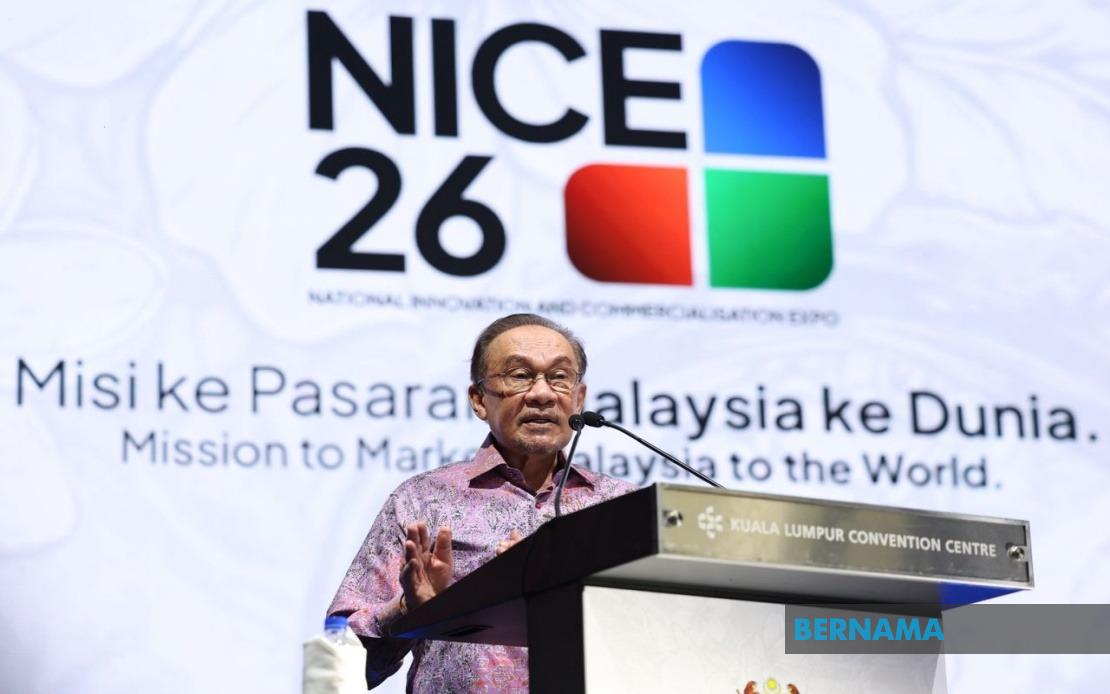 PM Anwar Calls for End to Outdated Bureaucracy Strangling Innovation Drive