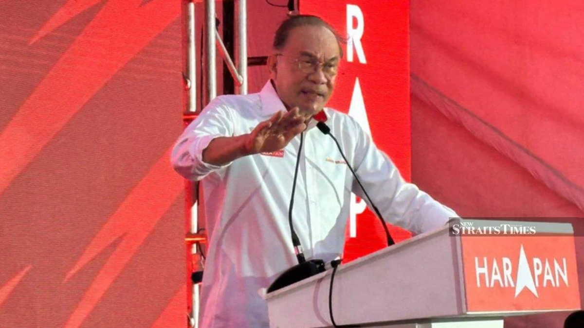 Focus on delivering results, not political squabbles, Anwar tells Pakatan Harapan team in Johor