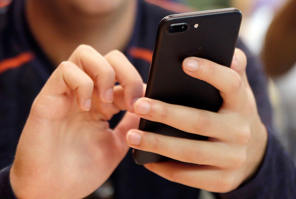 Protecting Your Hands in the Age of Constant Mobile Use