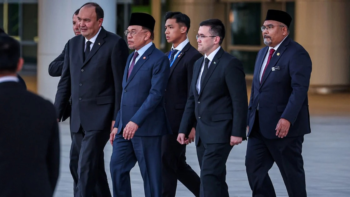 Anwar Seeks Deeper Trade and Investment Partnerships With Turkmenistan