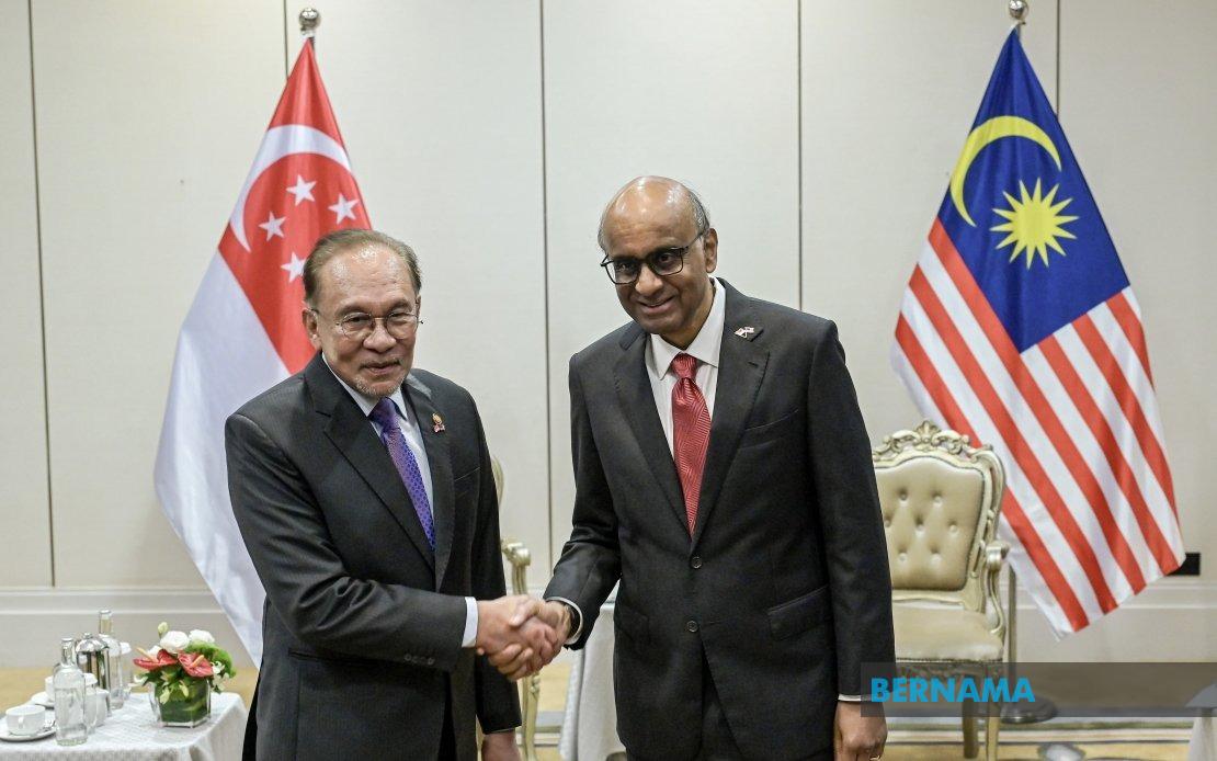 Anwar Receives Singapore President Tharman on State Visit to Malaysia