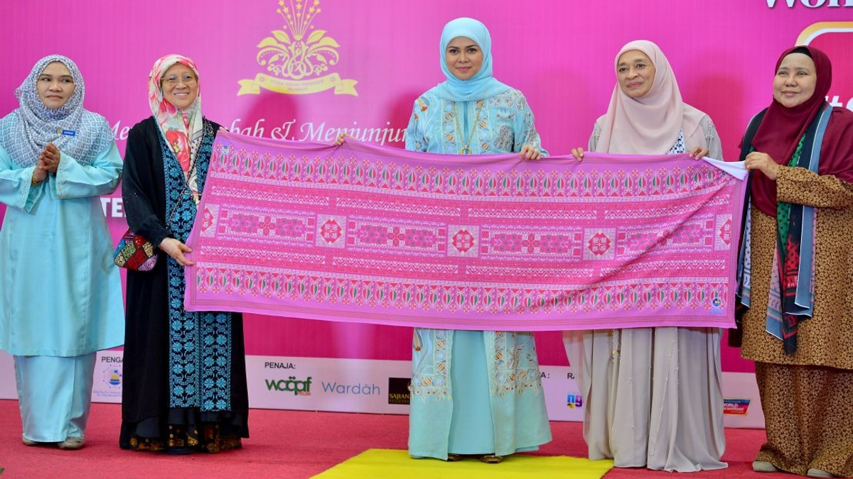 Selangor's Royal Patron Launches Women's Quran Initiative to Build Resilience