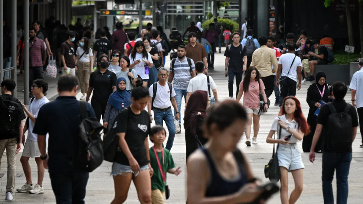Singapore to Distribute S$400-600 Cash Payments to 2.4 Million Adults Starting September