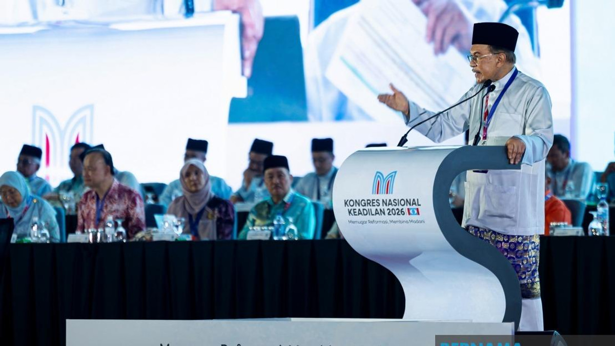 Anwar Insists Unity Government Remains Intact Despite Zahid Friction Claims