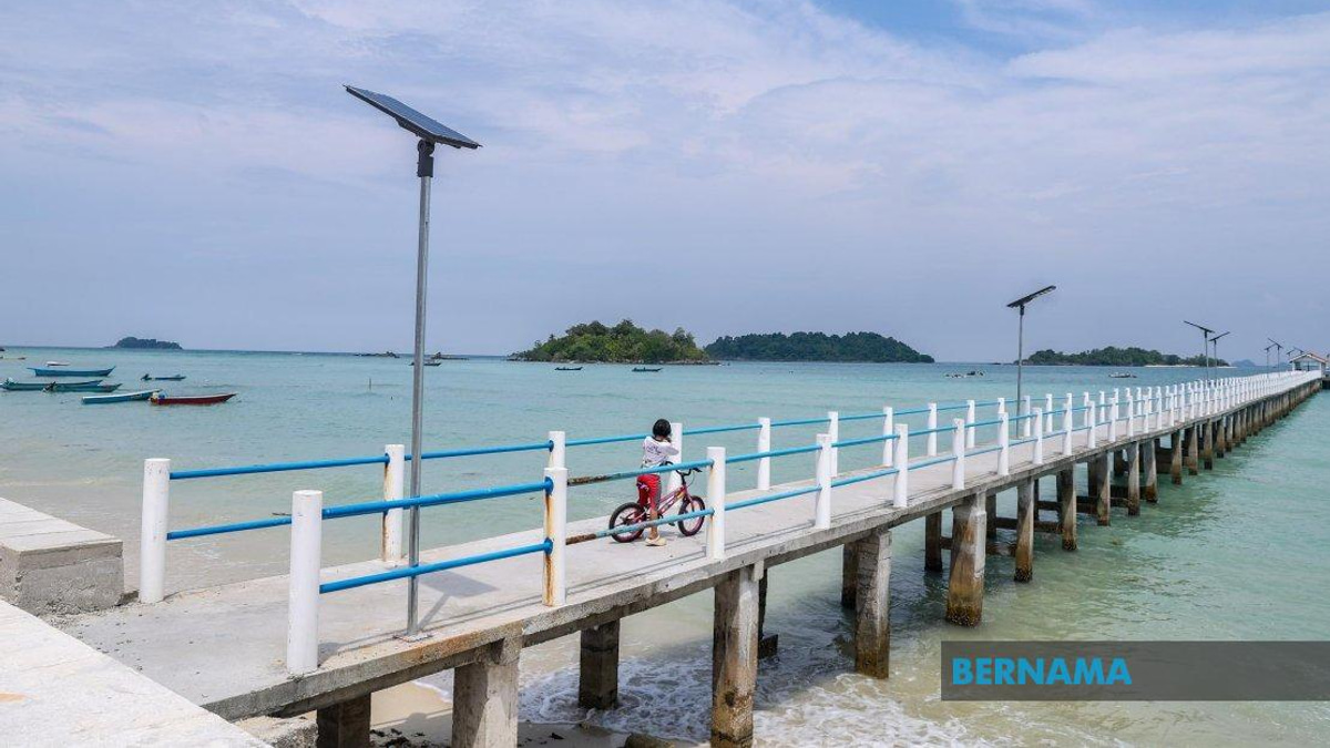Pulau Tinggi Residents Push New Johor Government to Tackle Jetty Decay and Fisher Housing Crisis