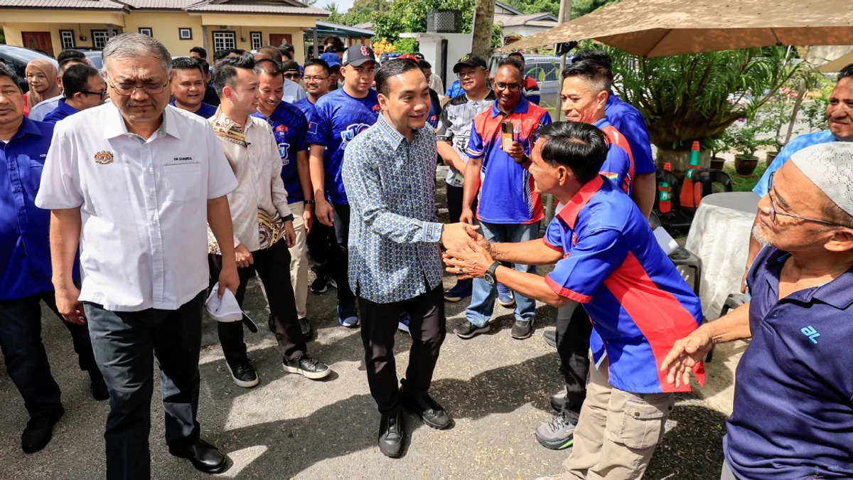 Onn Hafiz: PAS Strategy to Back BN Candidates in Non-Contested Seats Part of Normal Political Calculus