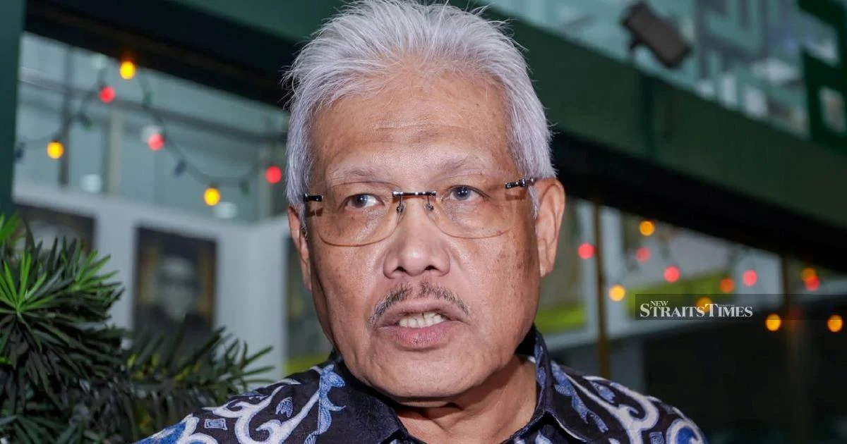 Formal notice of Hamzah Zainudin's opposition leader role to be tabled in Parliament