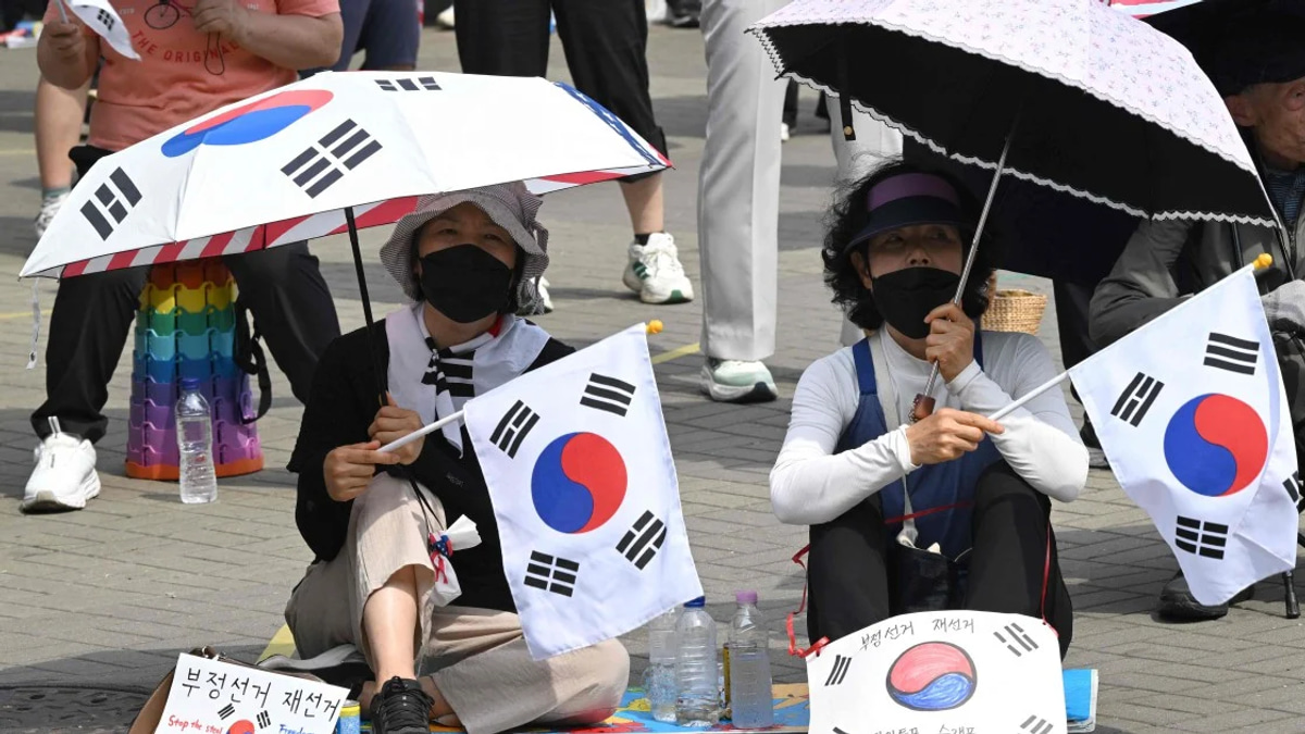 South Korea's Parliament Opens Formal Inquiry into Ballot Shortage Chaos During June Local Elections