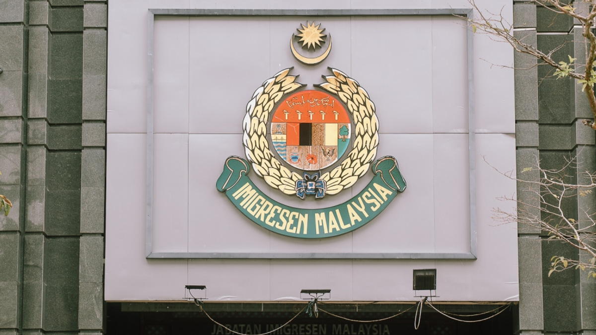 Immigration Department Smashes Passport Forgery Ring in Kuala Lumpur, Arrests Three Indonesians and Recovers 119 Forged Documents