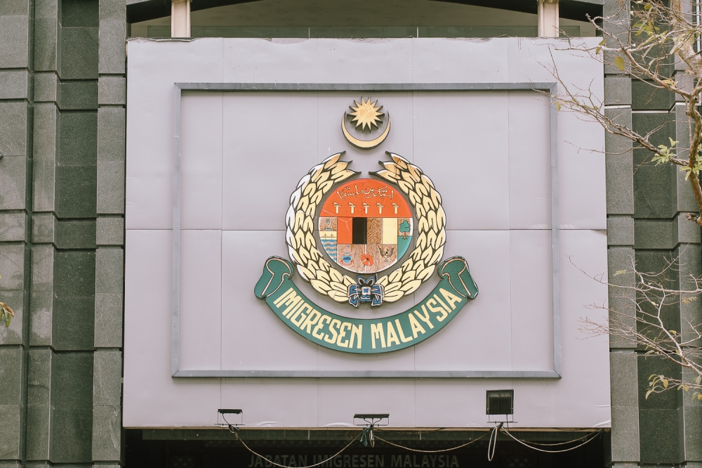 Immigration Department Smashes Passport Forgery Ring in Kuala Lumpur, Arrests Three Indonesians and Recovers 119 Forged Documents