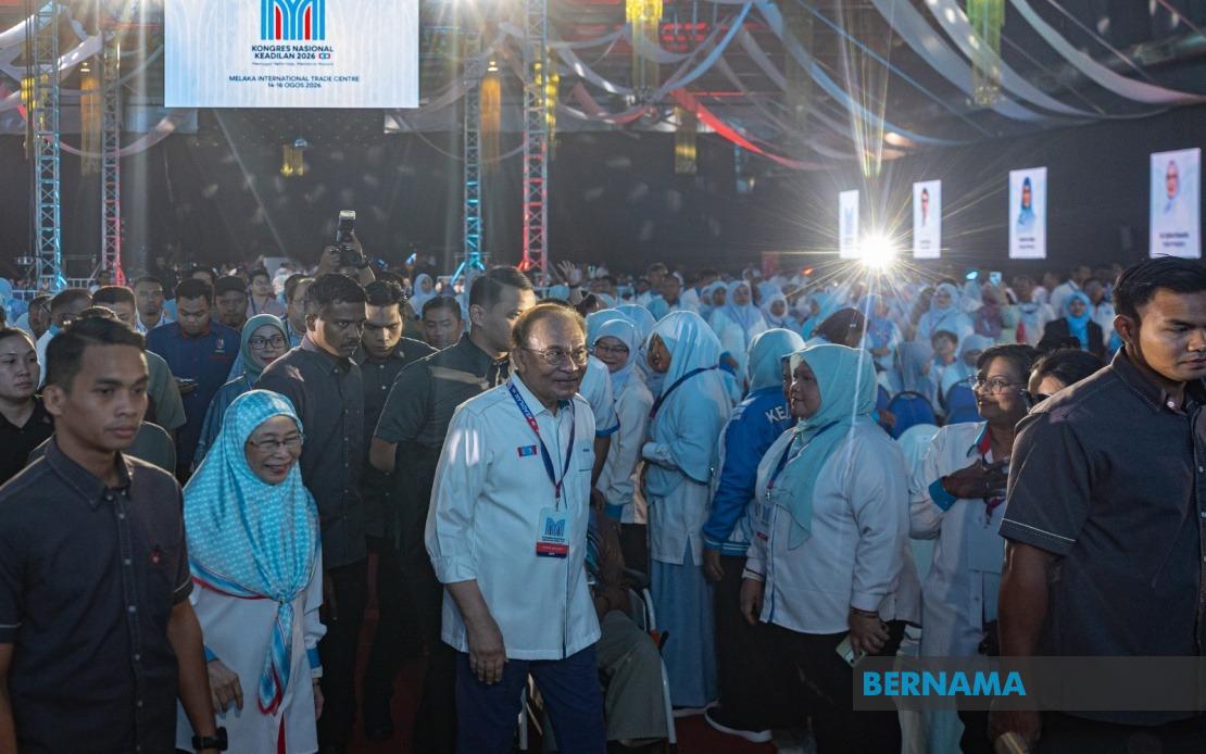 Anwar Reaffirms Commitment to UMNO-BN Coalition, Prioritises National Stability