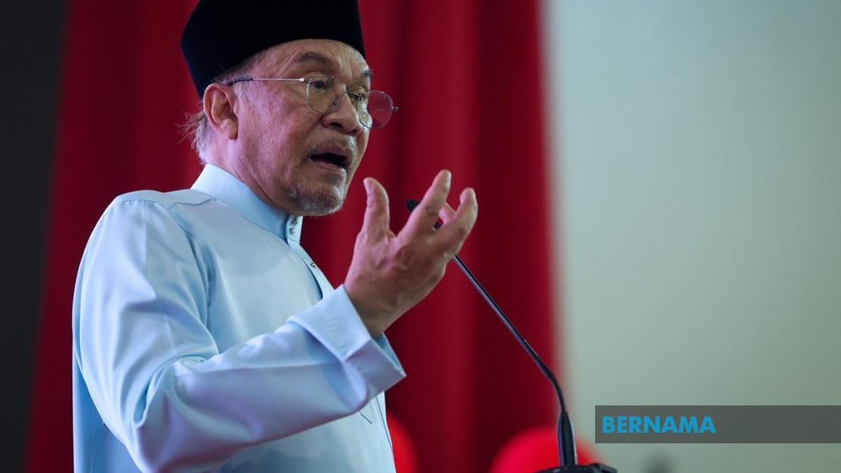 Anwar Orders Full Inquiry Into Felda Hotel Sale Below Cost Price
