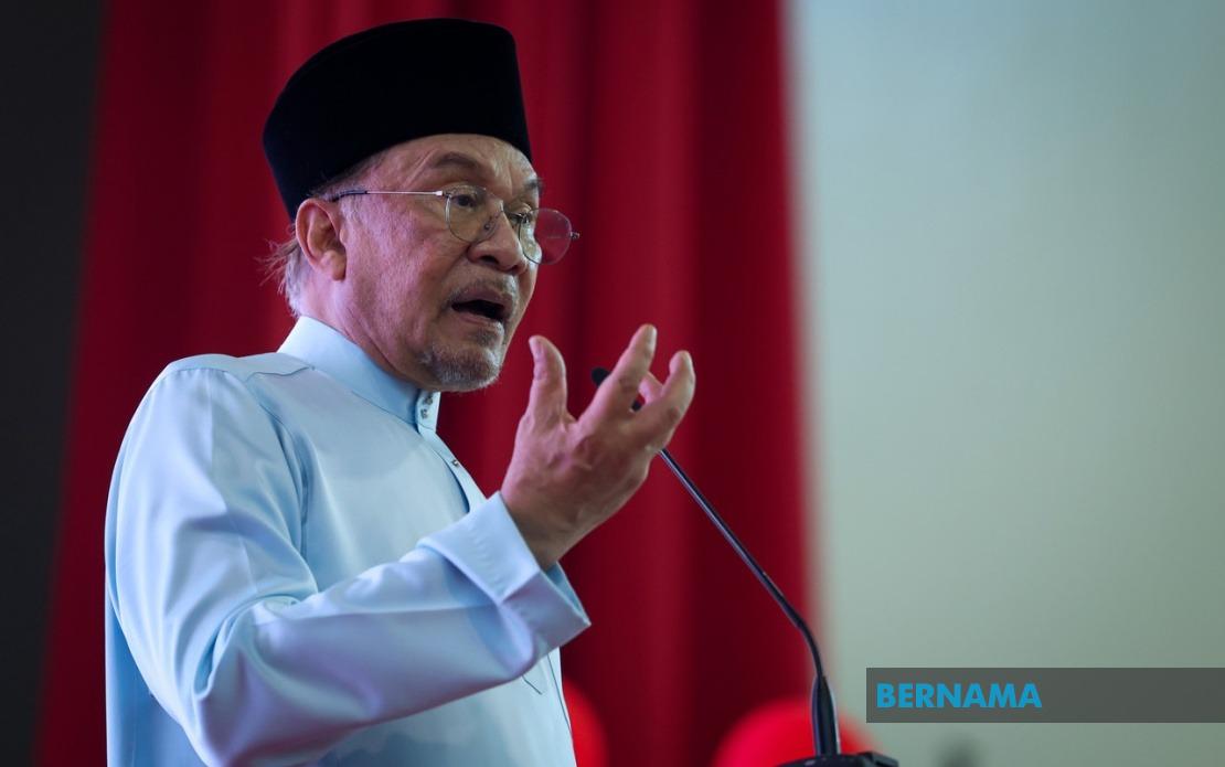 Anwar Orders Full Inquiry Into Felda Hotel Sale Below Cost Price