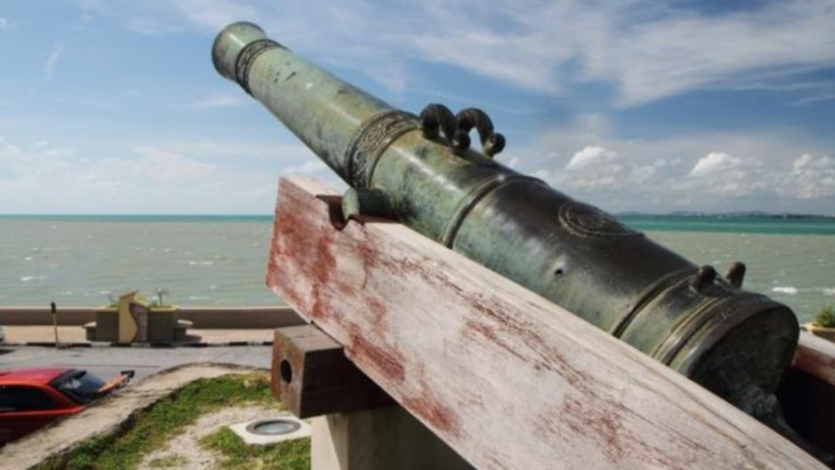 PM Anwar Defends Fort Cornwallis Restoration as Educational, Not Colonial Glorification