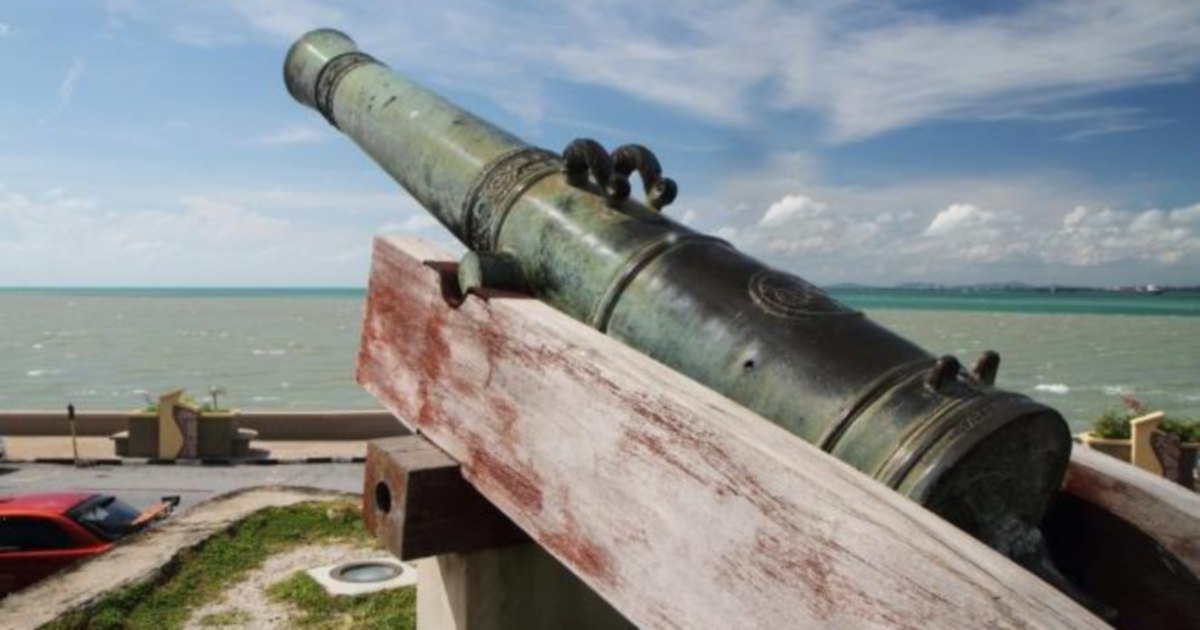 PM Anwar Defends Fort Cornwallis Restoration as Educational, Not Colonial Glorification