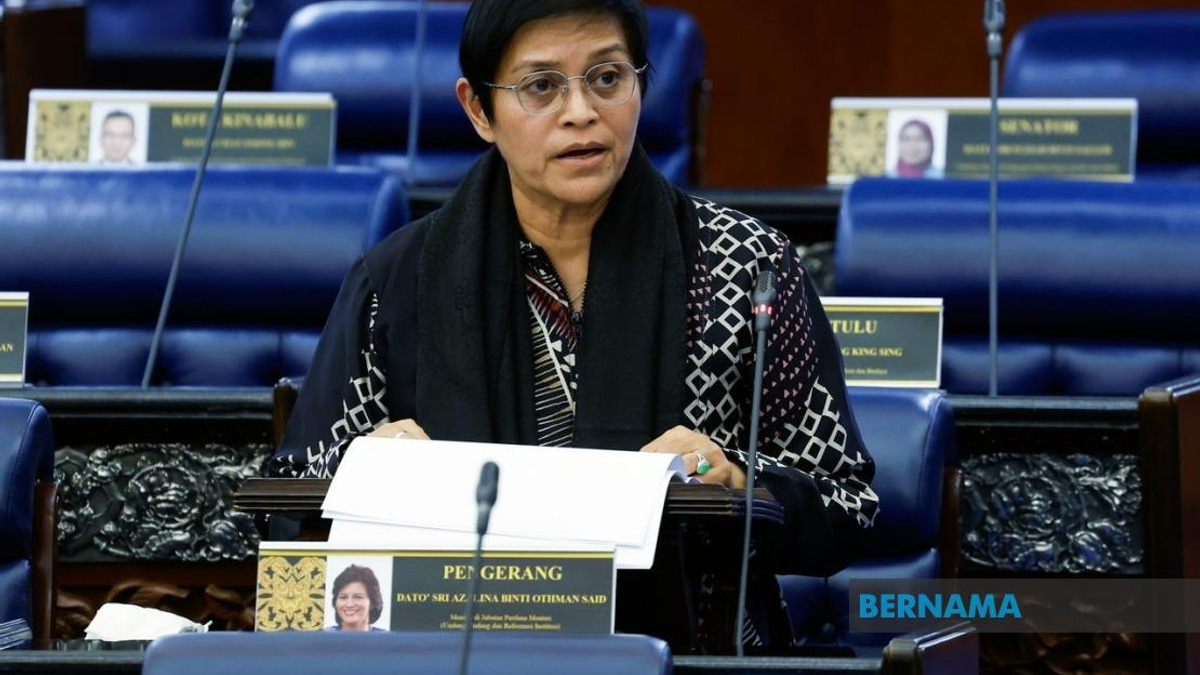 Government Open to Royal Commission on 'Corporate Mafia' if Justified, Says Azalina