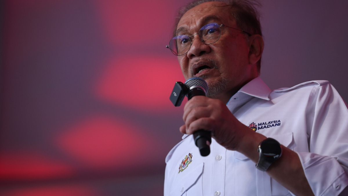 Anwar Vows Swift Legal Action Against Those Behind Tabung Haji Losses