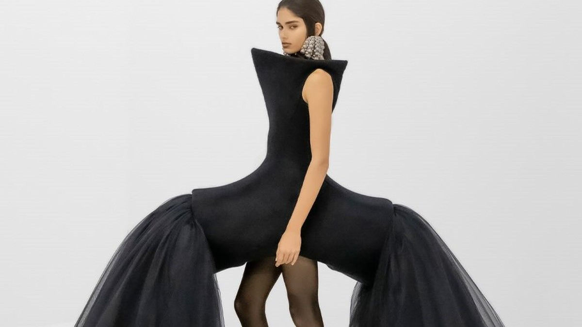 Fashion's Viral Moment: When Couture Becomes Commentary or Just Spectacle?