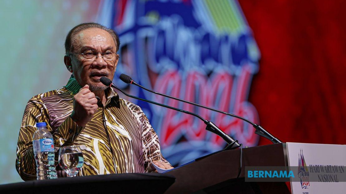 PM Anwar Backs Nallini's Appointment as Media Council Chief to Restore Public Trust