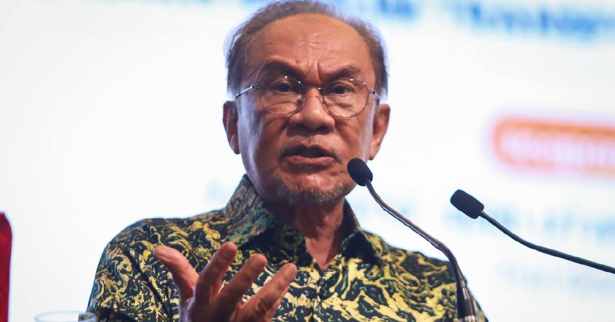 Anwar Dismisses Sanusi's 'Tanah Melayu' Comment, Reaffirms Inclusive Vision for Malaysia