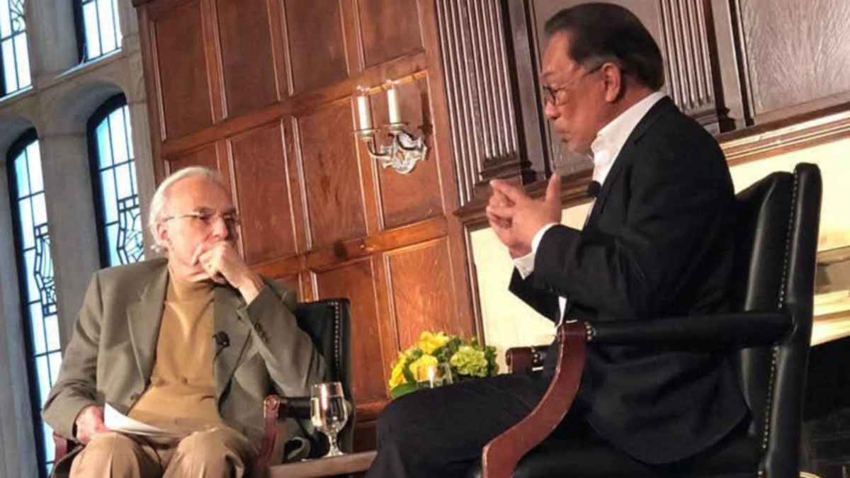 Anwar Pays Tribute to Influential Islamic Scholar John L. Esposito