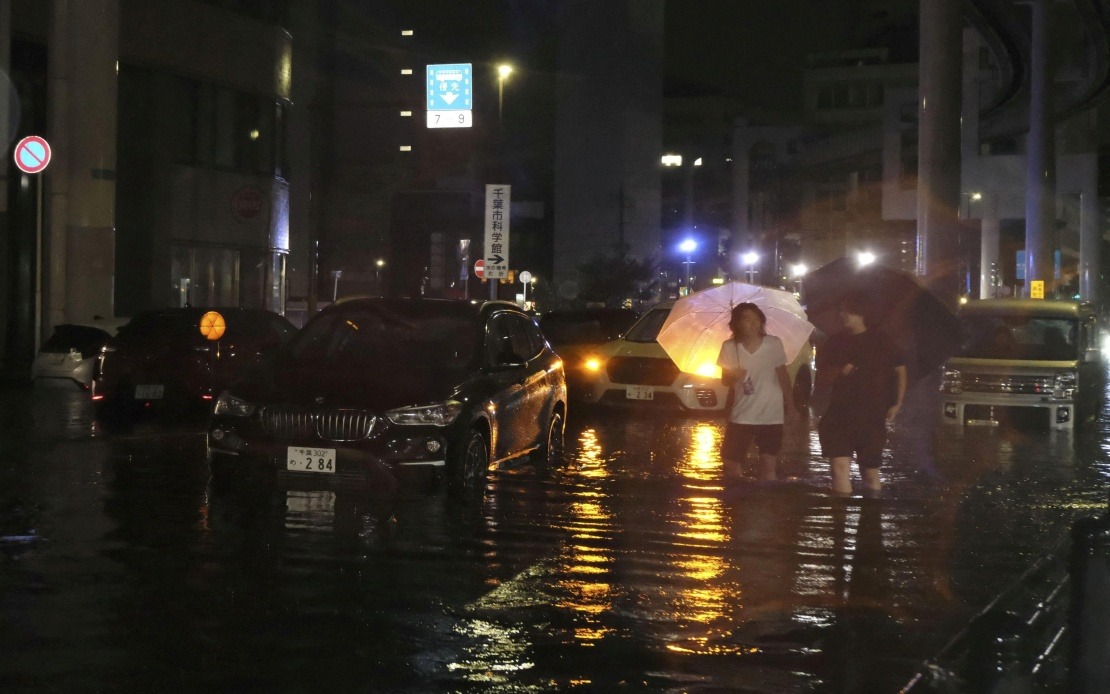 Four Dead as Torrential Rain Batters Japan's Chiba Prefecture; Hundreds of Thousands Evacuated