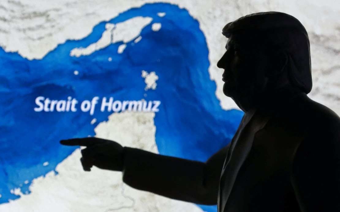 Trump Threatens to Bomb Iranian Infrastructure for Each Hormuz Ship Attack