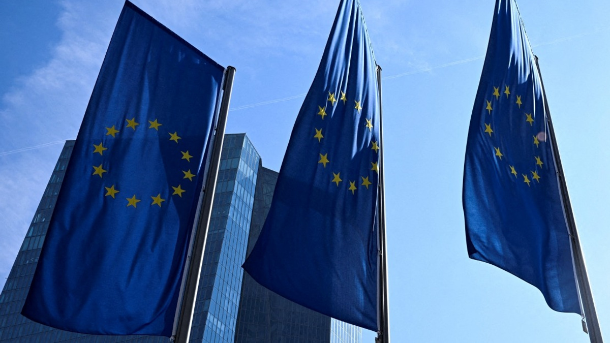 EU Freezes Russian Oil Price Cap Mechanism For One Year