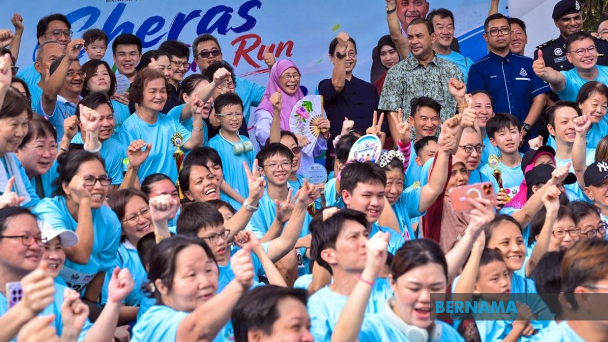 Malaysia Must Prioritise Healthy Living as Population Ages, Says Wan Azizah