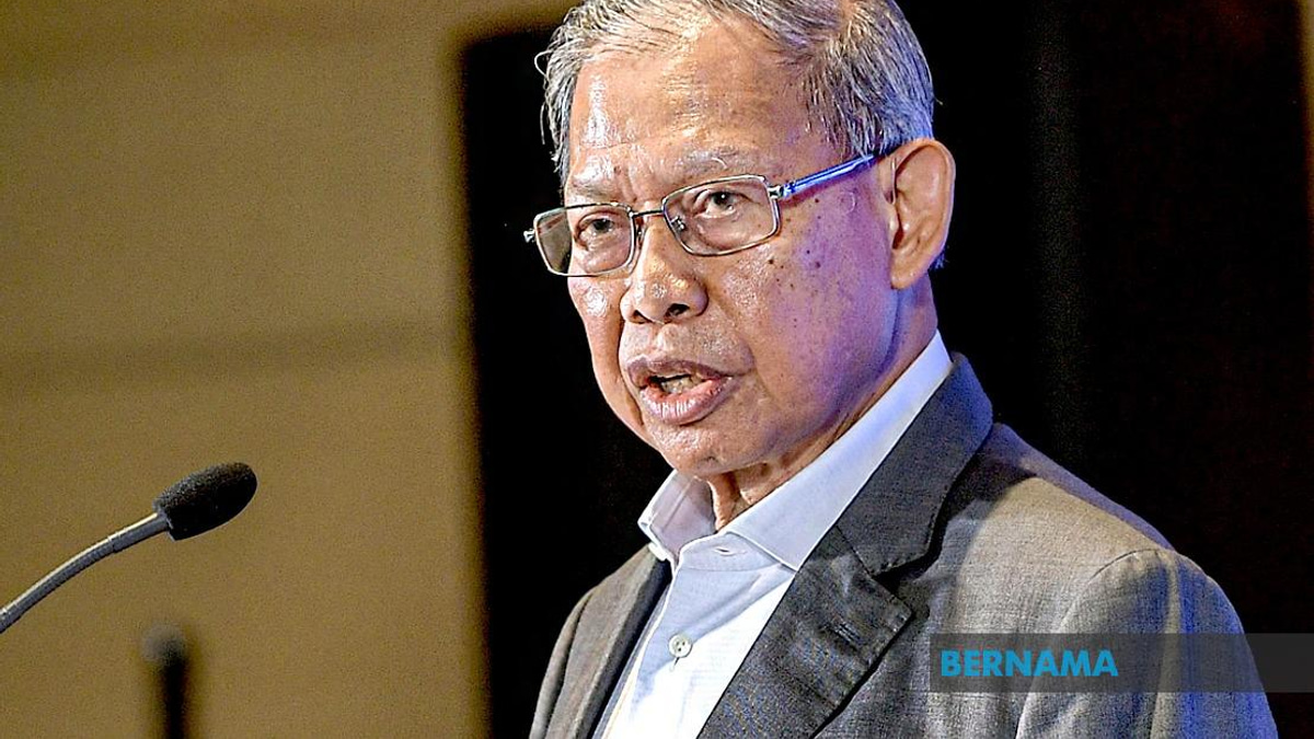 Mustapa Mohamed Closes Door on GE16 Candidacy, Urges Fresh Leadership