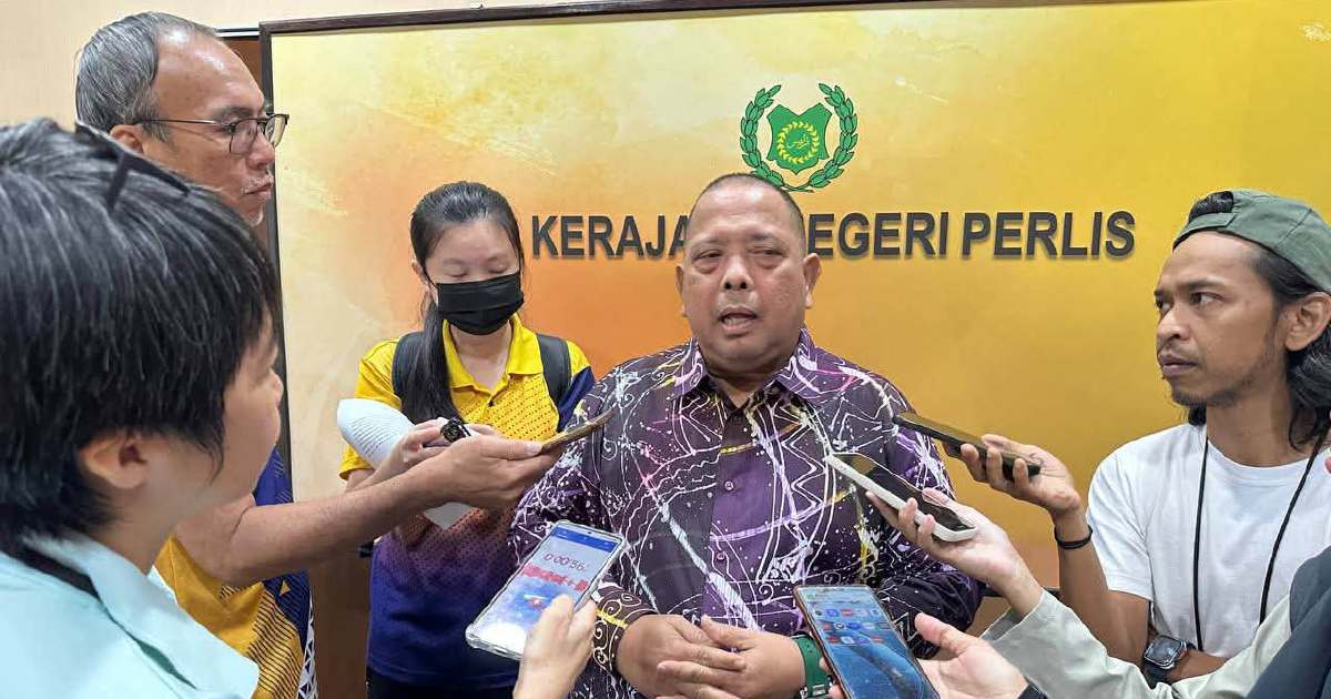 Perlis Chief Minister Rejects Defection Speculation Following Party Leadership Exit