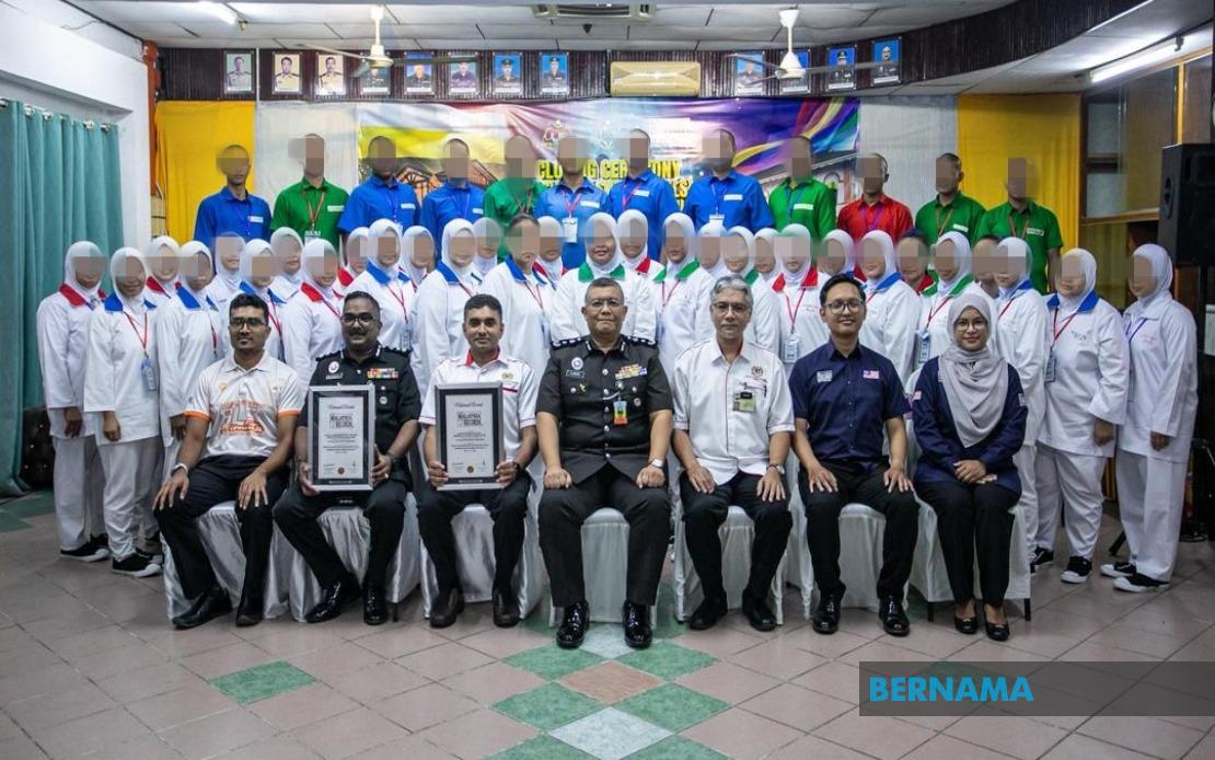 Saifuddin Lauds Prisons Department's Life-Saving Training Achievement
