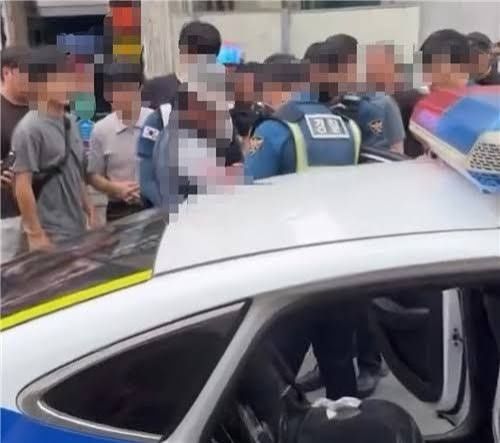 South Korean Police Seek Arrest of Octogenarian in Salon Knife Attack
