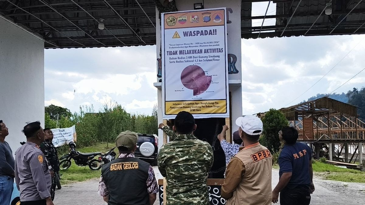 North Sumatra closes major tourism sites as Mount Sinabung volcanic activity escalates