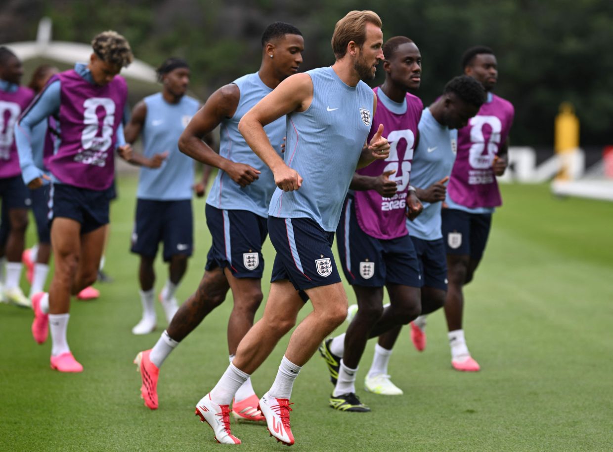 England Braces for Mexico Showdown at Altitude as Brazil Faces Haaland's Norway