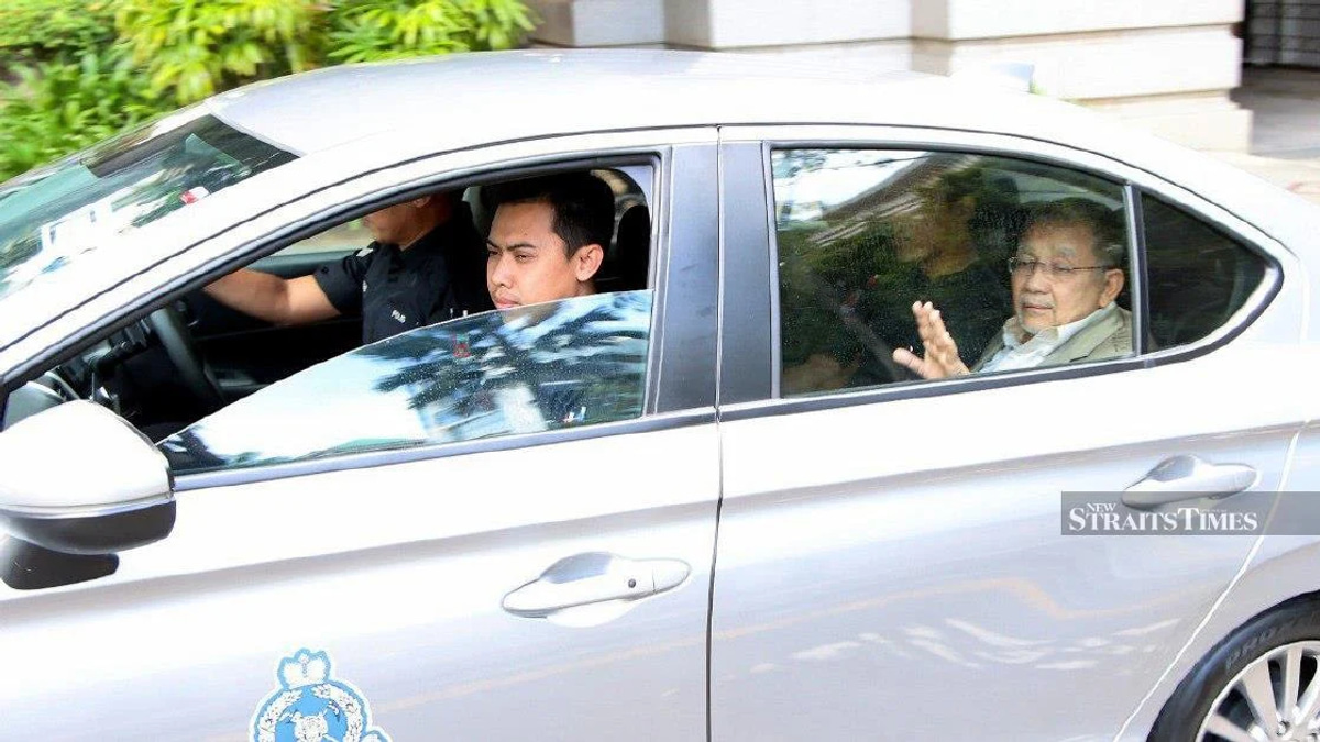 Federal Court to Decide Isa Samad's Conviction Review Bid