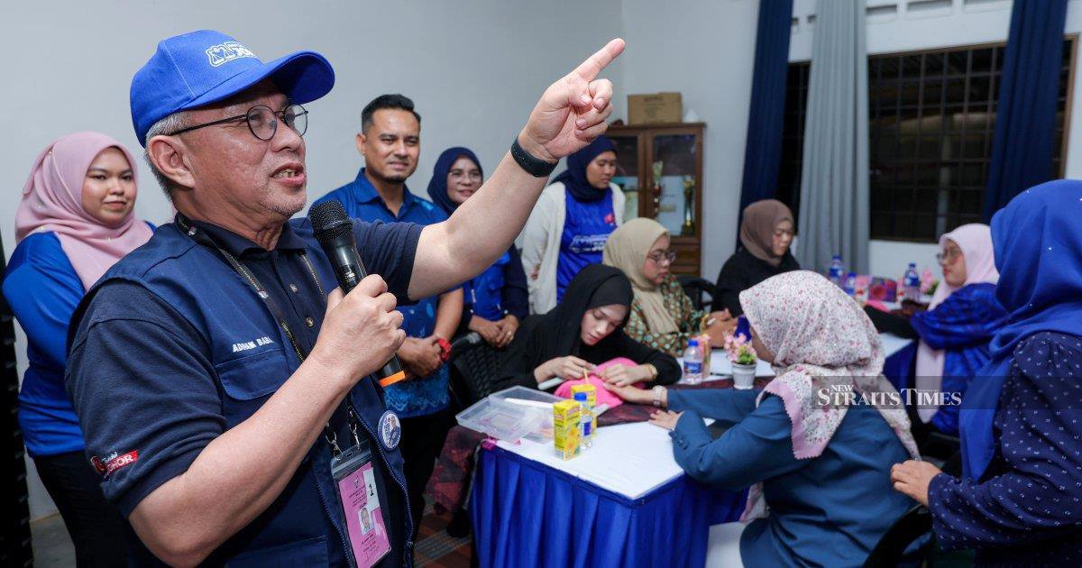 Barisan Nasional Leads Early Count in Three Johor State Constituencies