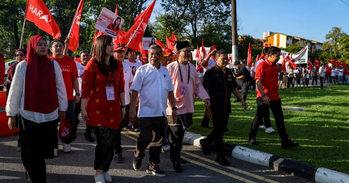 Crowds Rally Behind Pakatan Harapan's Sharon Teo in Johor State Election Push