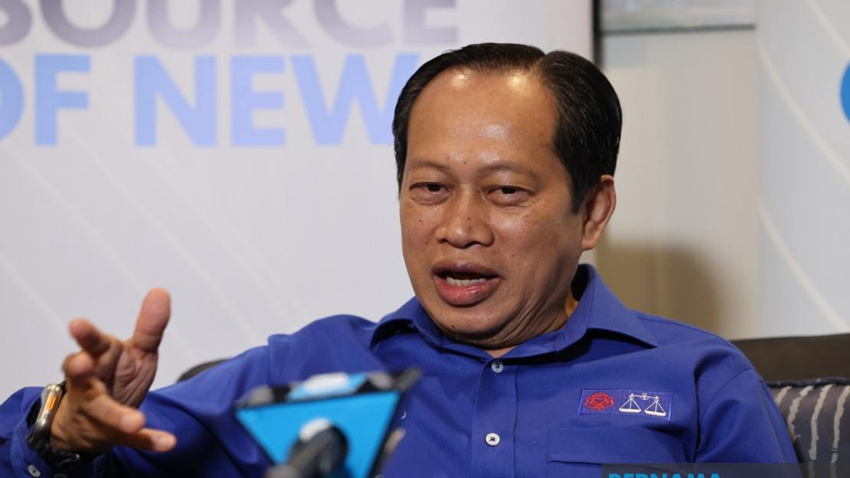 Road Maintenance Demands Coordinated Effort From All Stakeholders, Says Ahmad