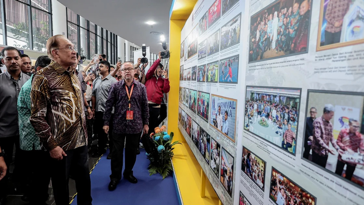 Anwar pledges RM1 million for journalists' welfare as media industry faces evolving challenges