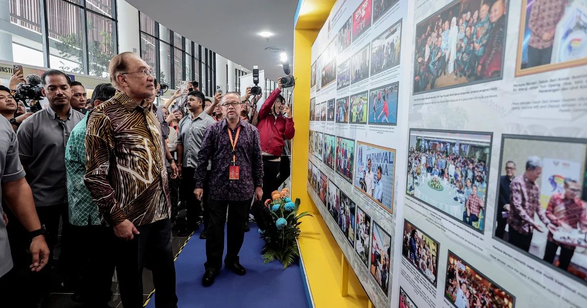 Anwar pledges RM1 million for journalists' welfare as media industry faces evolving challenges