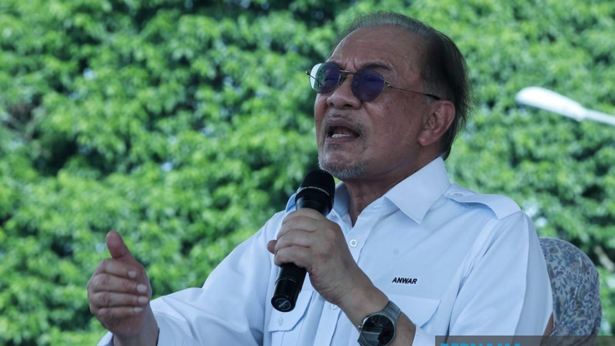 Anwar Reaffirms Government Drive to Provide Affordable Homes for Civil Servants