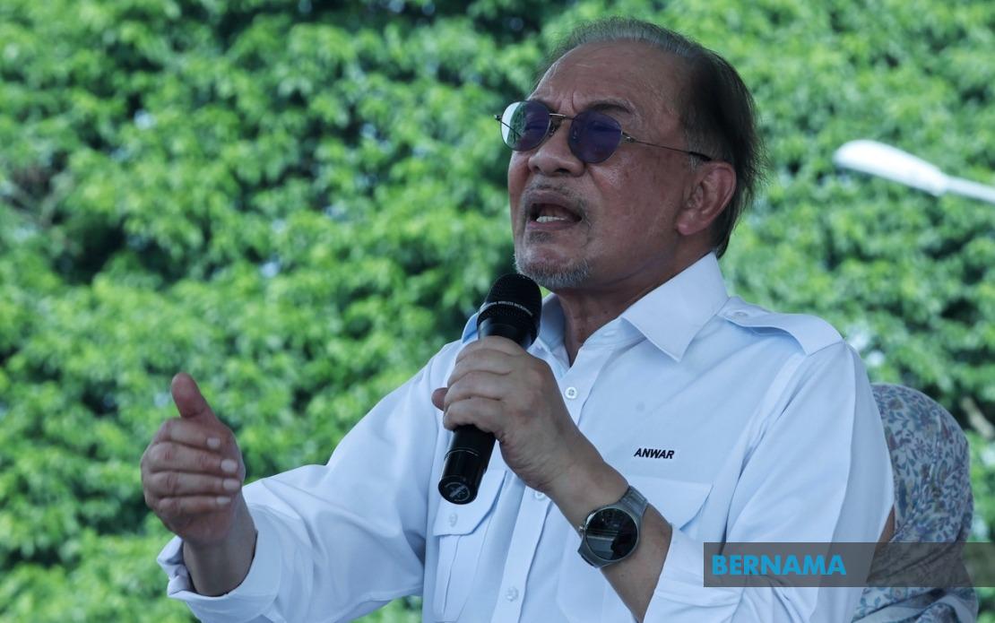 Anwar Reaffirms Government Drive to Provide Affordable Homes for Civil Servants