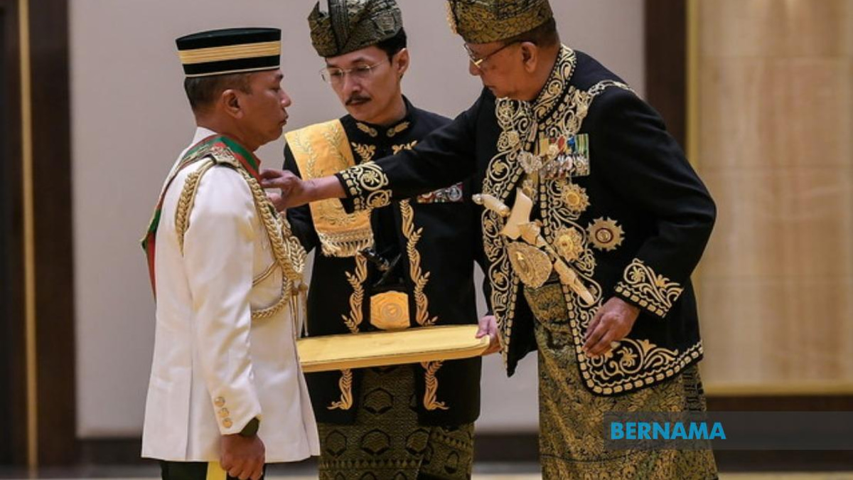 Top Military and Police Leaders Honoured by Kedah Sultan