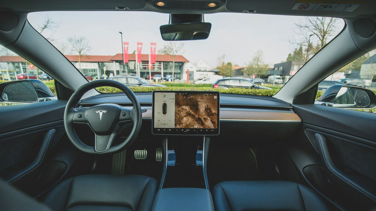 Tesla Resolves Lawsuit Over Arizona Crash Death Linked to Full Self-Driving System